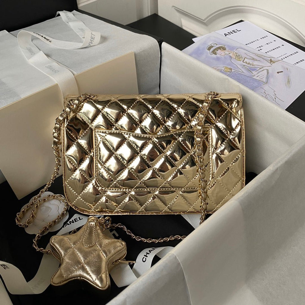 ＣＨＮＥＬCLASSIC FLAP BAG IN GOLD METALLIC QUILTED LEATHER