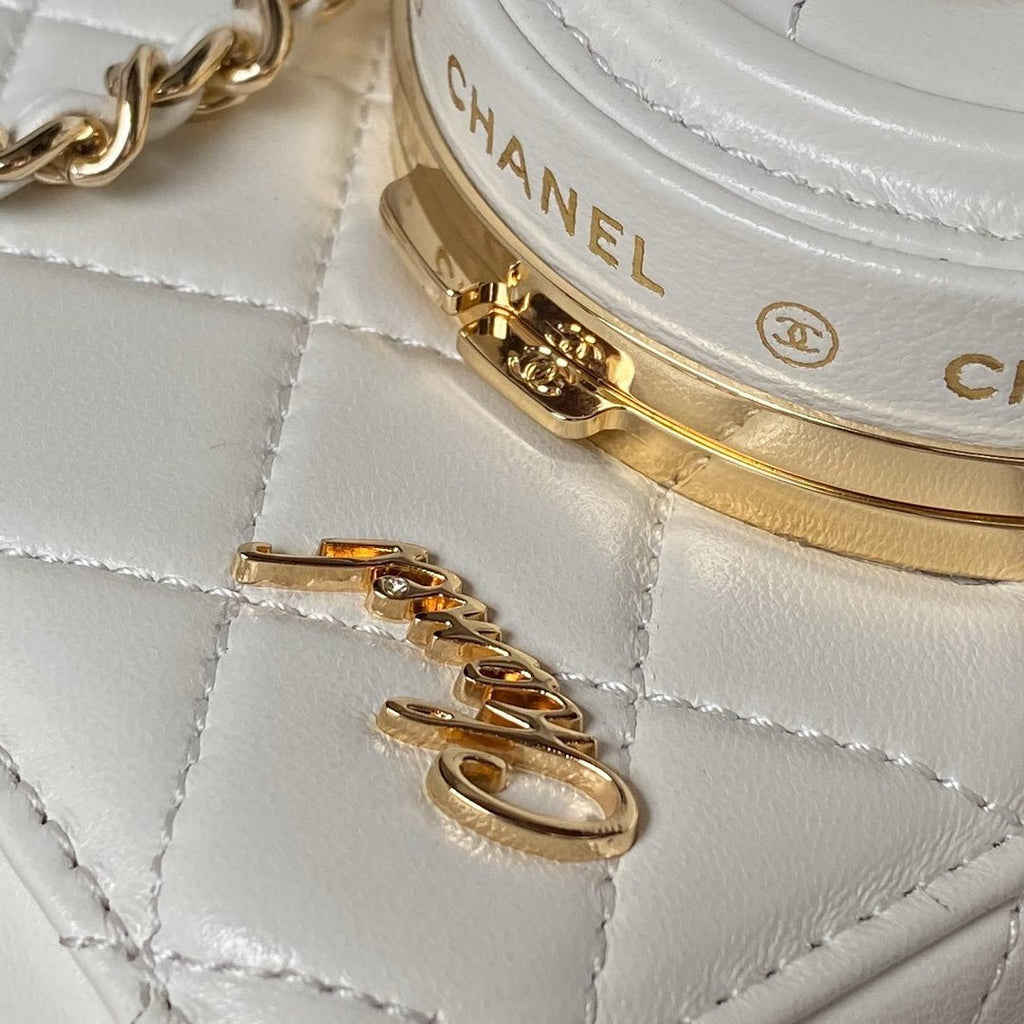 ＣＨＮＥＬCAMERA BAG WHITE