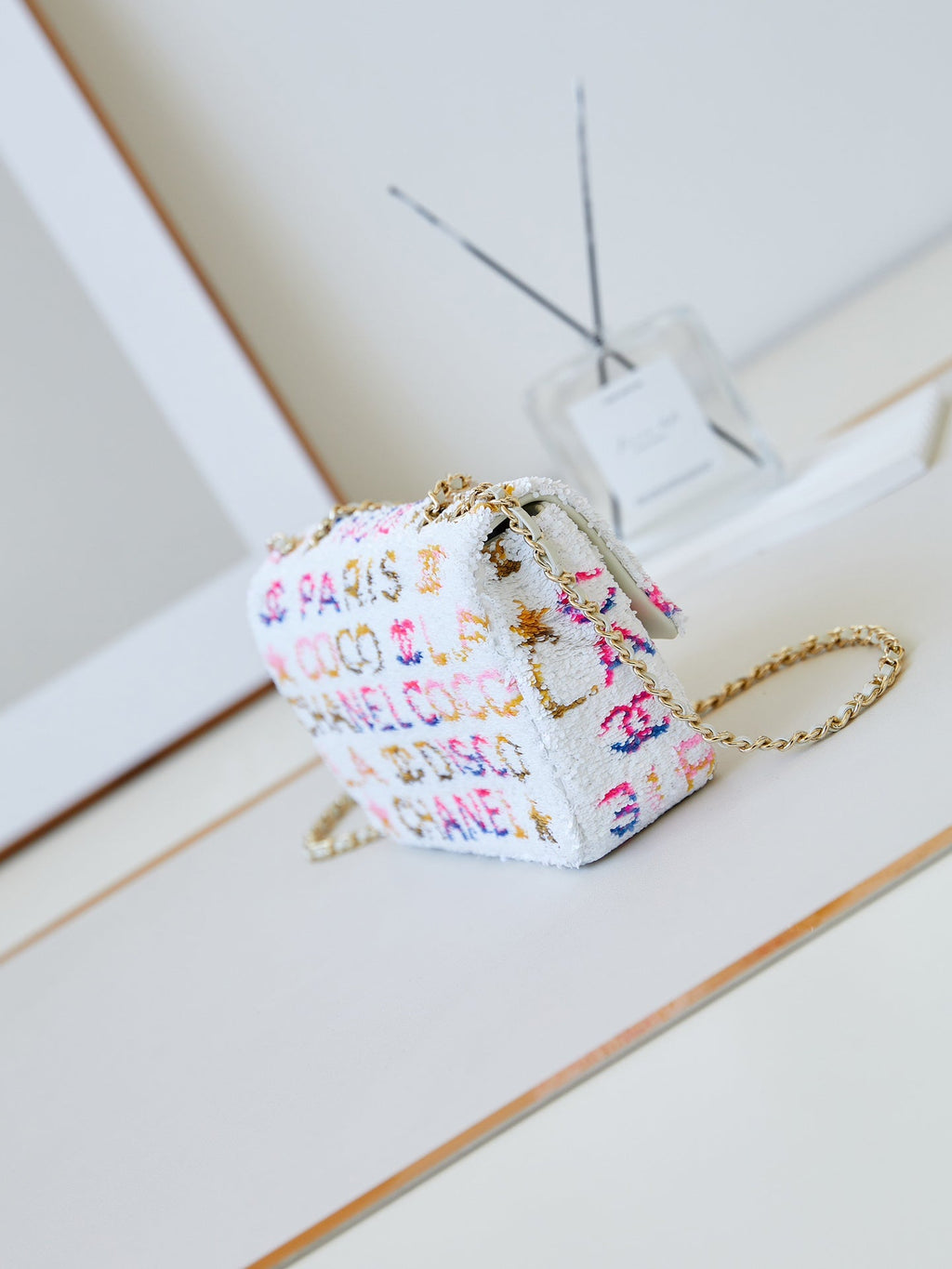 ＣＨＮＥＬSMALL FLAP BAG WITH THE WORDS