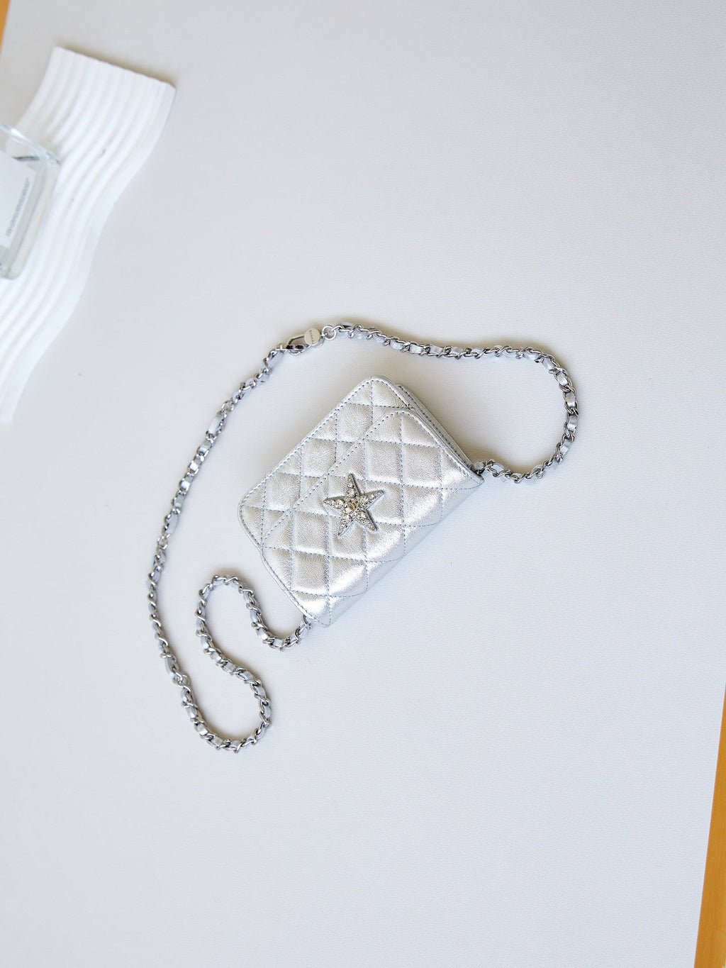 ＣＨＮＥＬSTAR CRYSTAL FLAP BAG SILVER