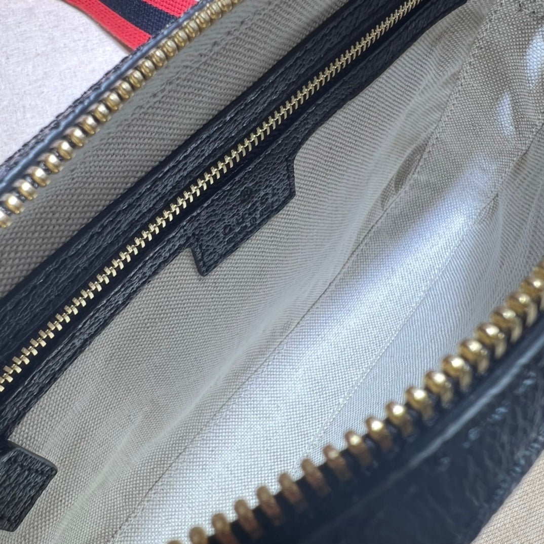 ＧＣＣＩDENIM INTERLOCKING G CROSSBODY BAG BLACK