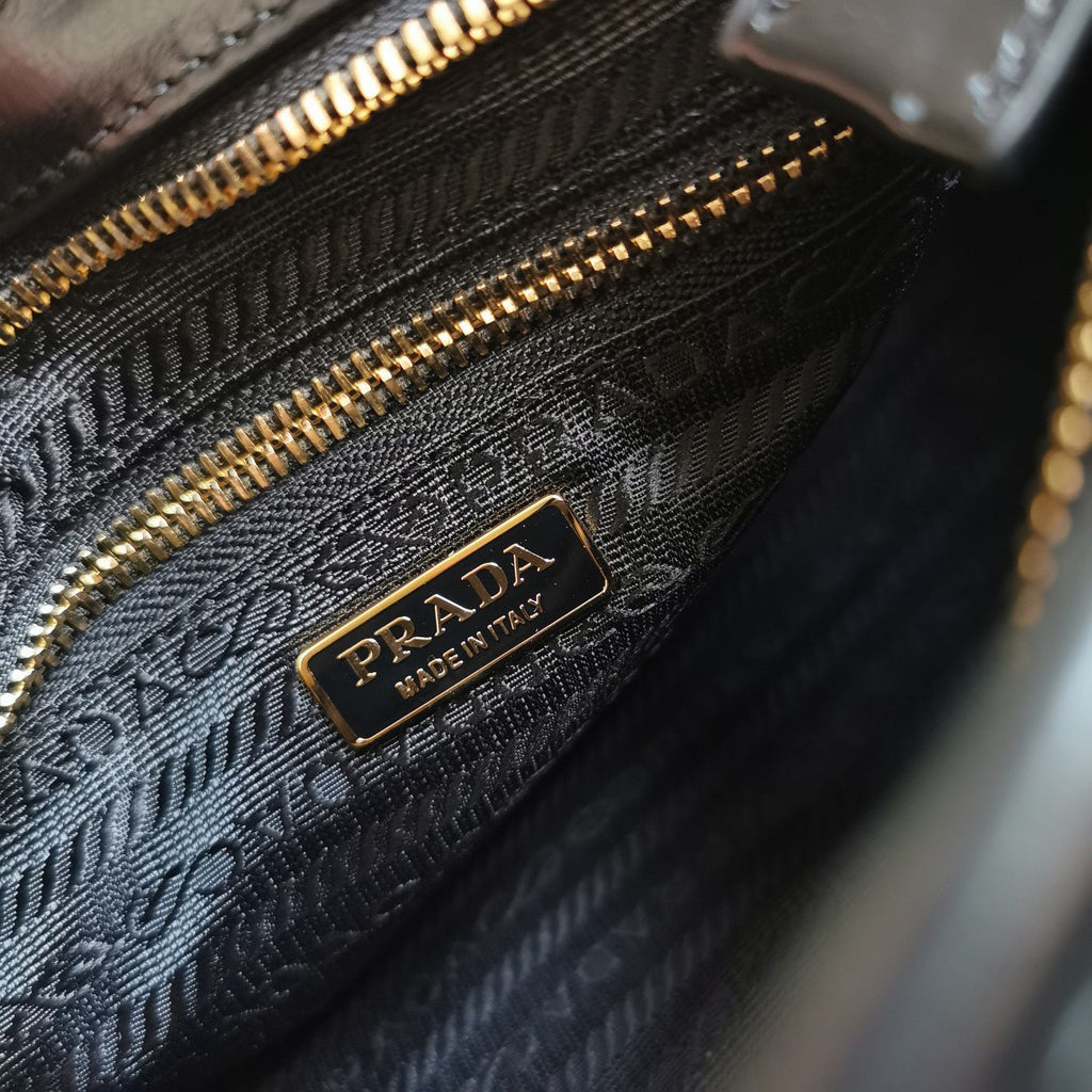 ＰＲＤＡ BONNIE SMALL LEATHER SHOULDER BAG