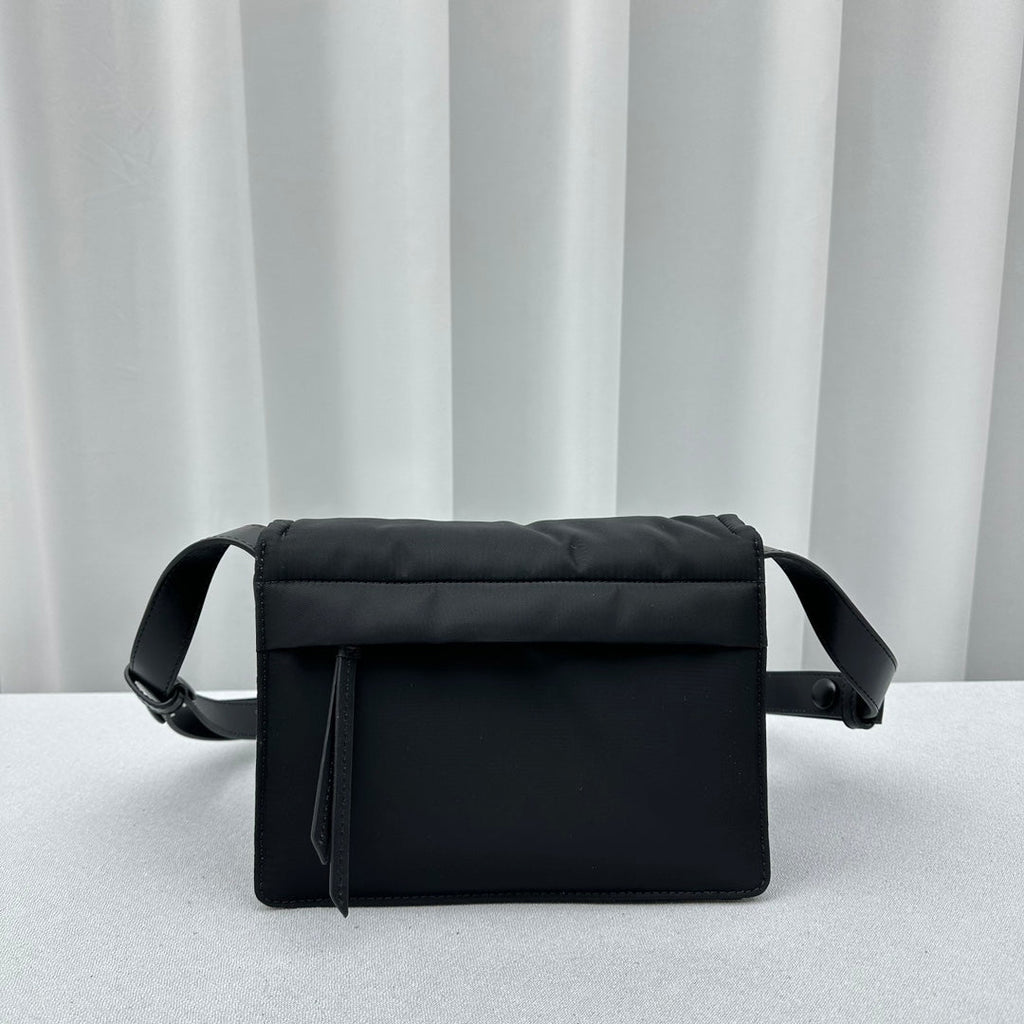 ＰＲＤＡ SMALL PADDED RE-NYLON SHOULDER BAG
