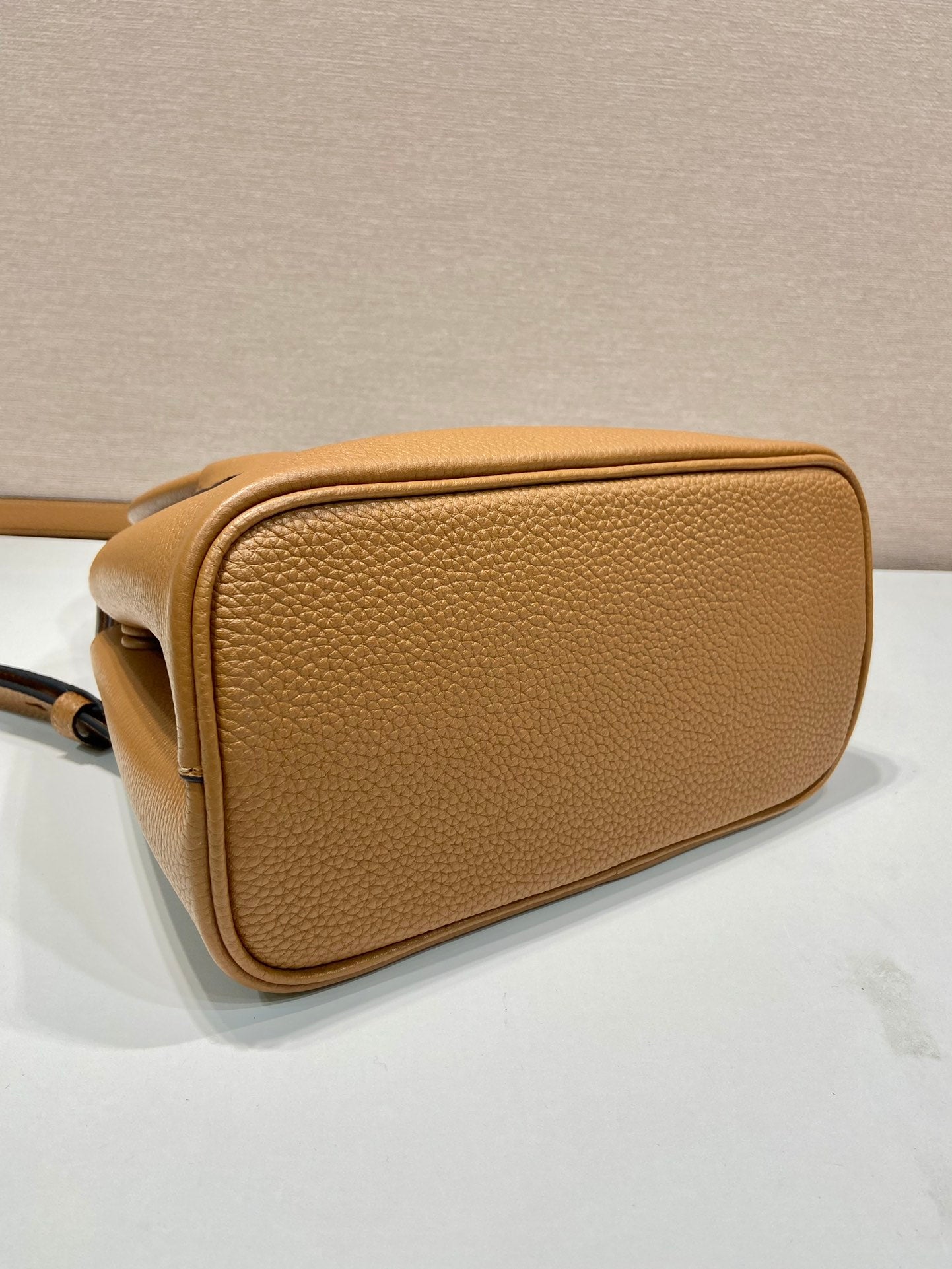 ＰＲＤＡ LEATHER TOTE BAG CARAMEL