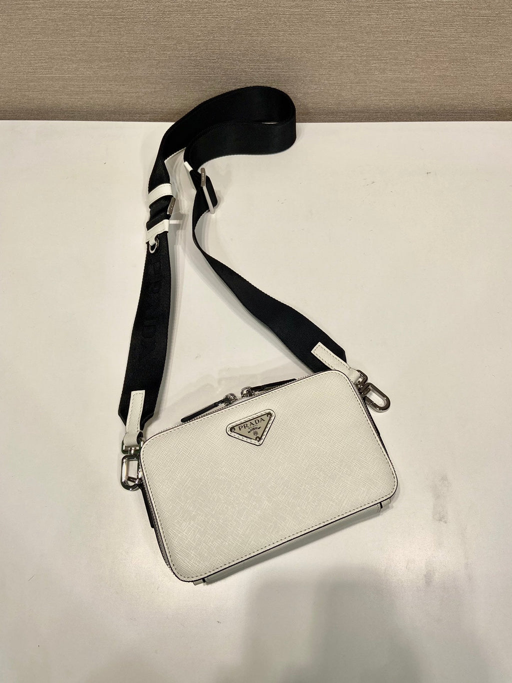 ＰＲＤＡ SMALL SAFFIANO LEATHER PRDA BRIQUE BAG