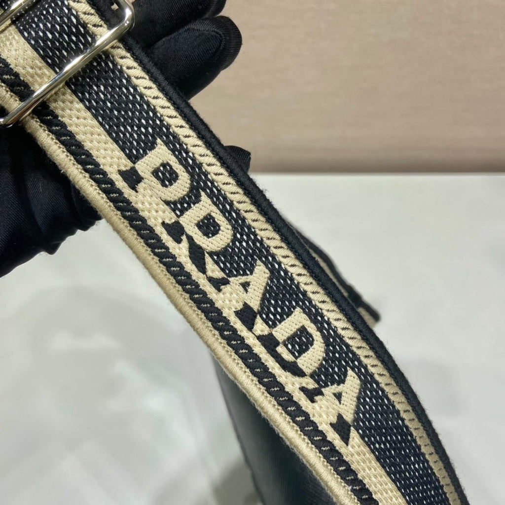 ＰＲＤＡ SAFFIANO LEATHER SHOULDER BAG BLACK