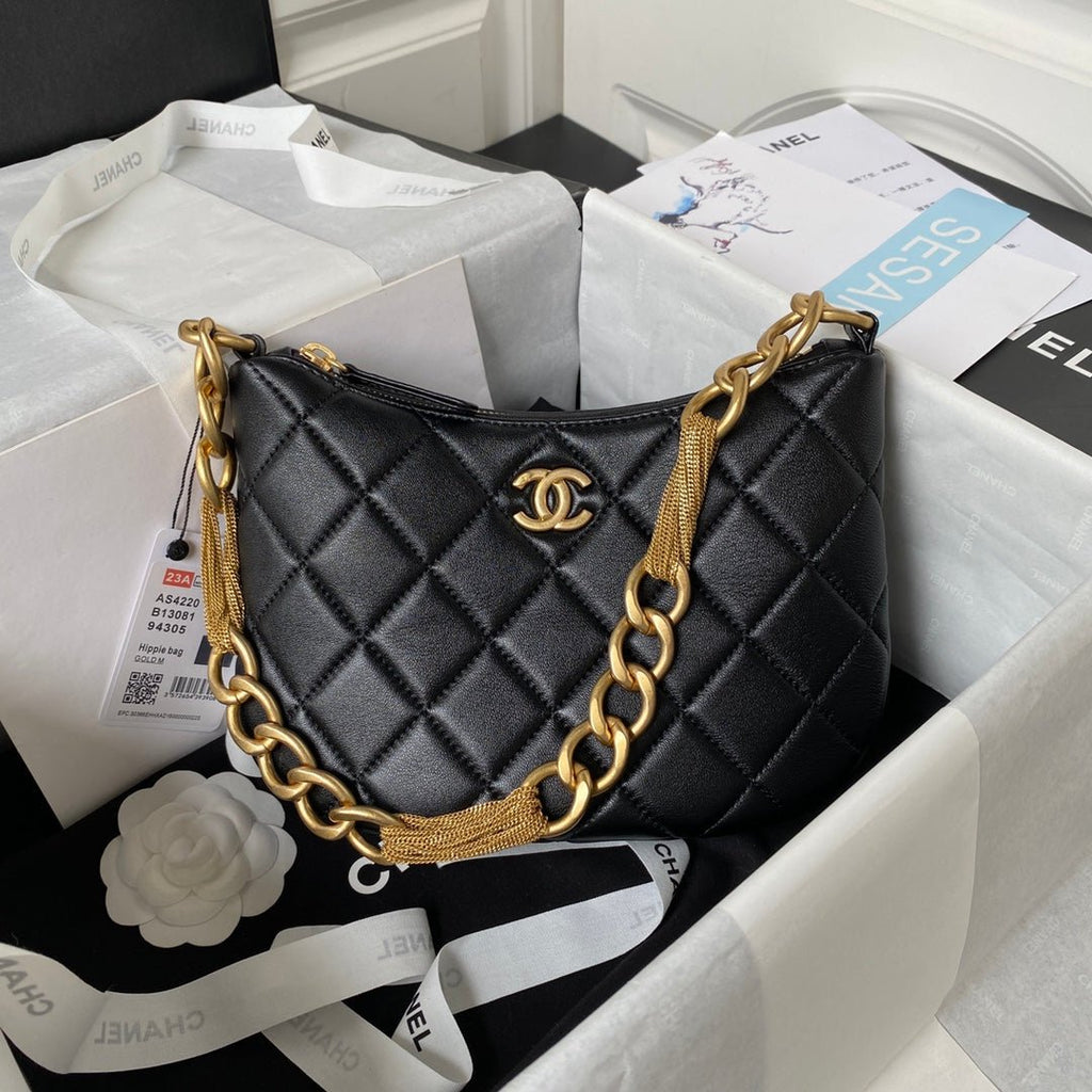 ＣＨＮＥＬHOBO BAG BLACK