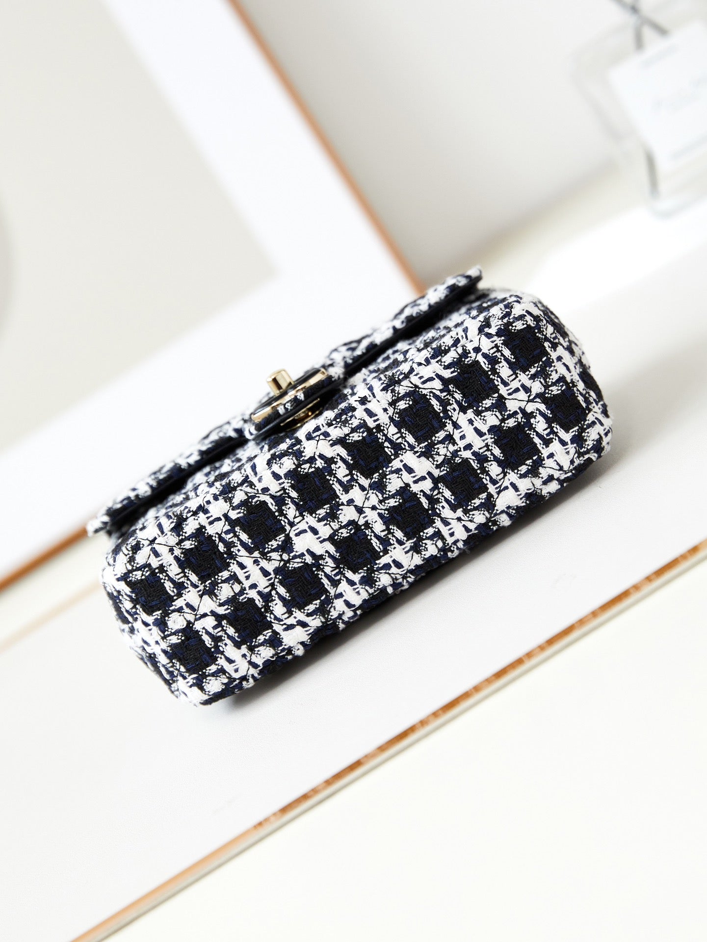 ＣＨＮＥＬTWEED CROSSBODY BAG