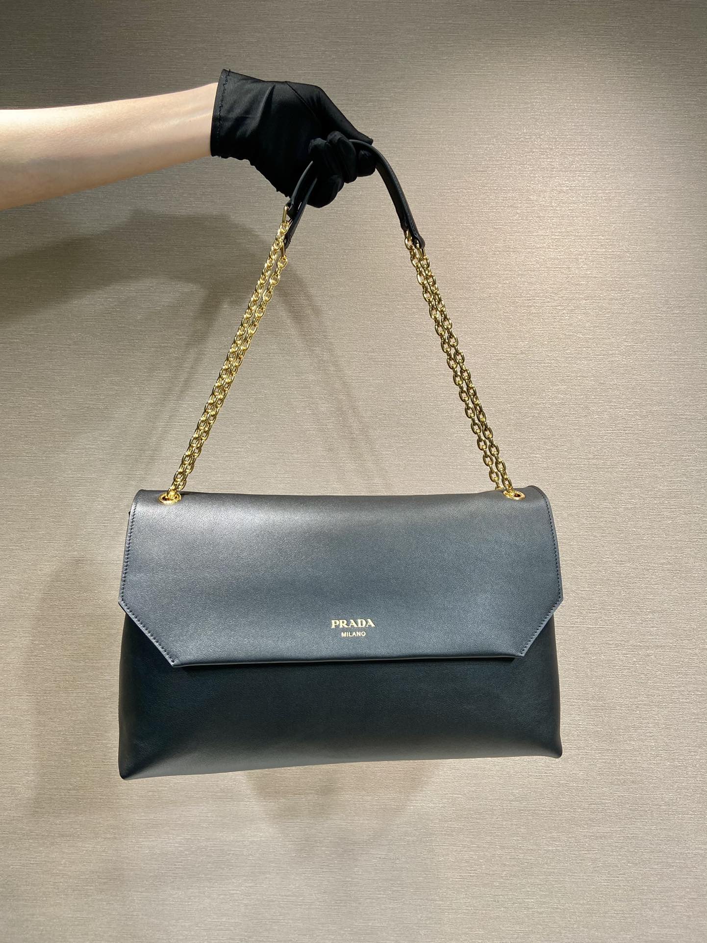 ＰＲＤＡ DOUX EXTRA LARGE LEATHER SHOULDER BAG BLACK