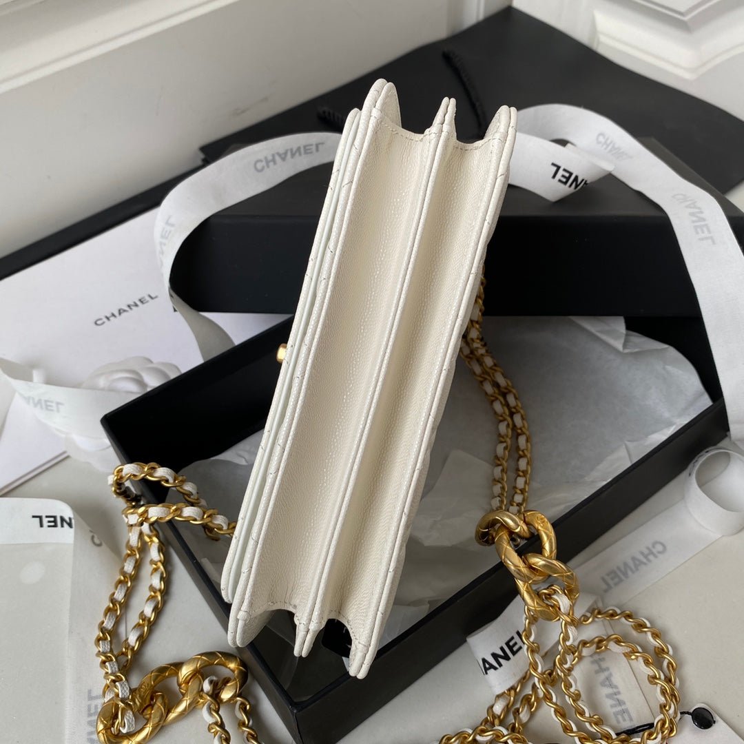 ＣＨＮＥＬFLAP BAG WHITE