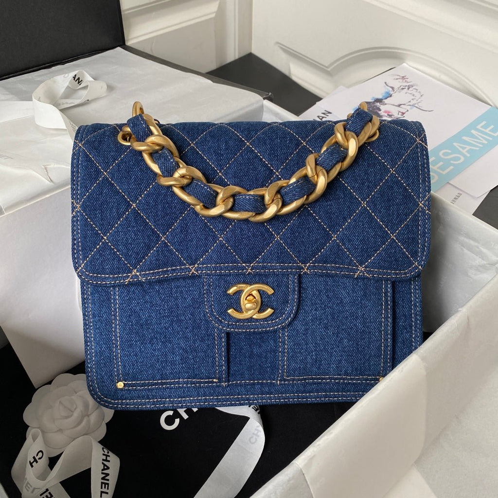 ＣＨＮＥＬSQUARE FLAP BACKPACK BLUE DENIM