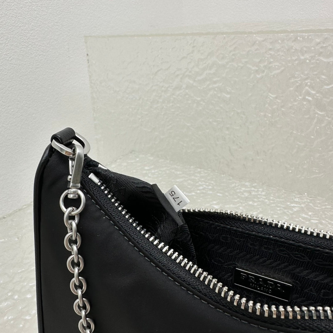 ＰＲＤＡ RE-EDITION 2005 RE-NYLON BAG