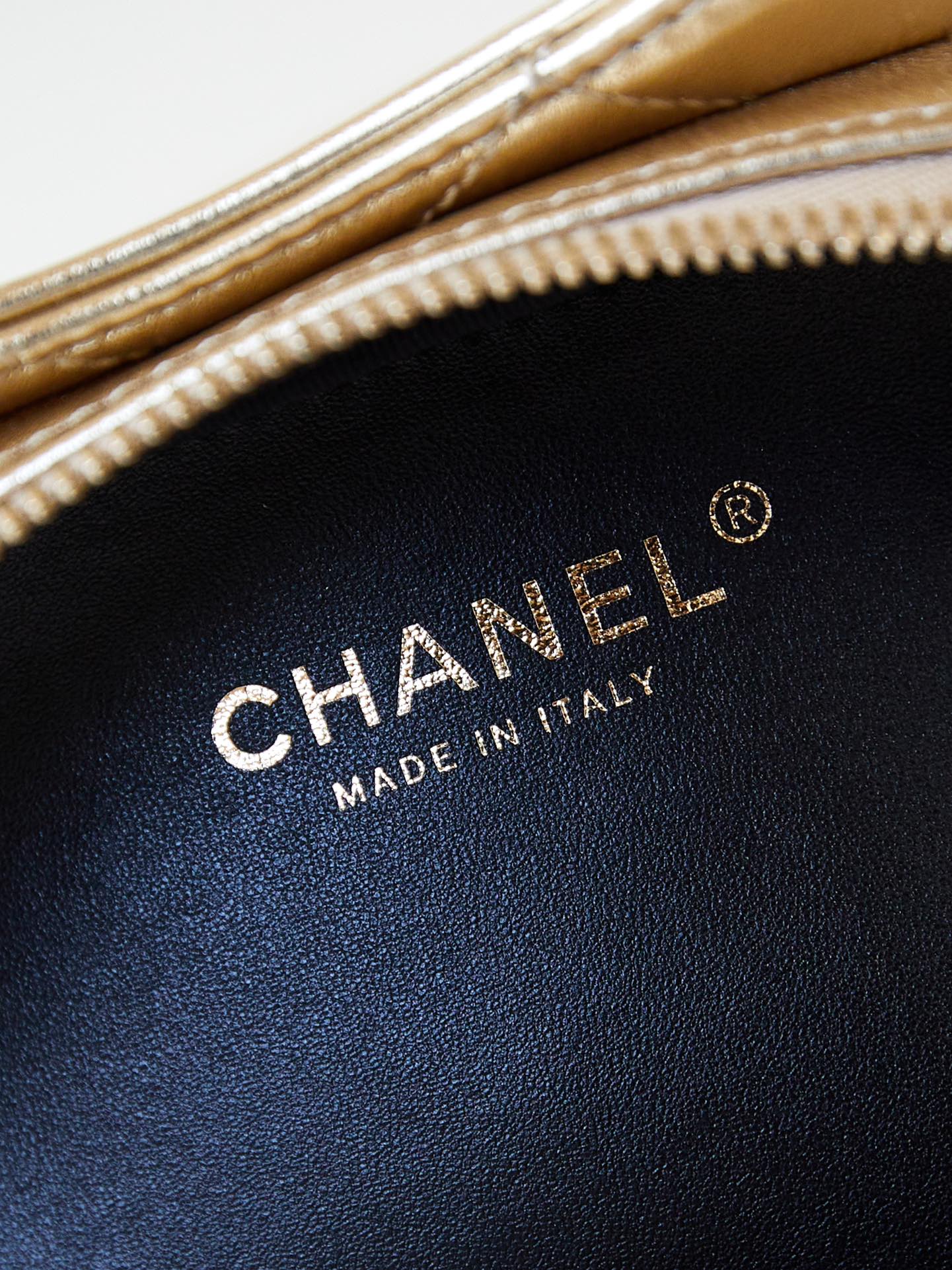 ＣＨＮＥＬSMALL DOUBLE-FLAP SHOULDER BAG GOLD