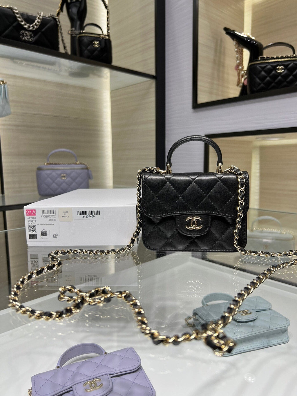 ＣＨＮＥＬFLAP COIN PURSE WITH CHAIN BLACK