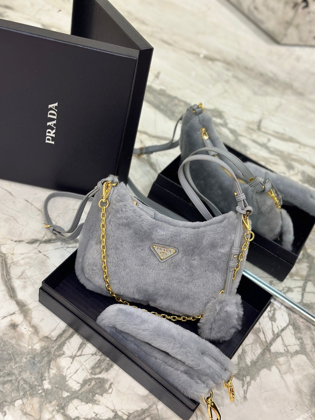 ＰＲＤＡ RE-EDITION SHEARLING MINI-BAG CORNFLOWER