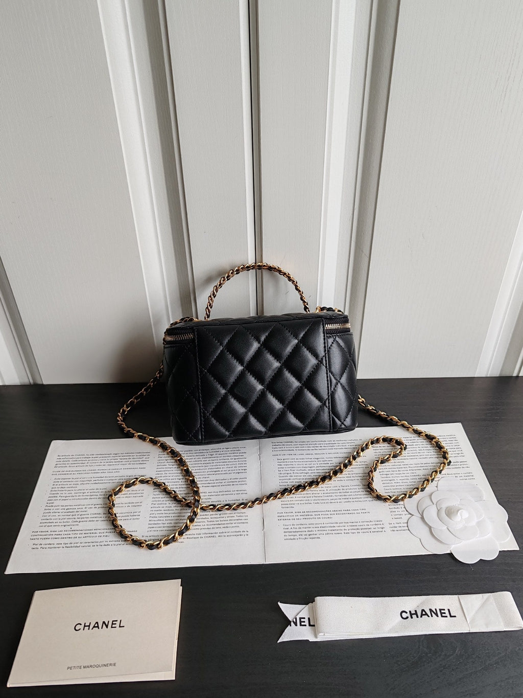 ＣＨＮＥＬTOP HANDLE VANITY CASE