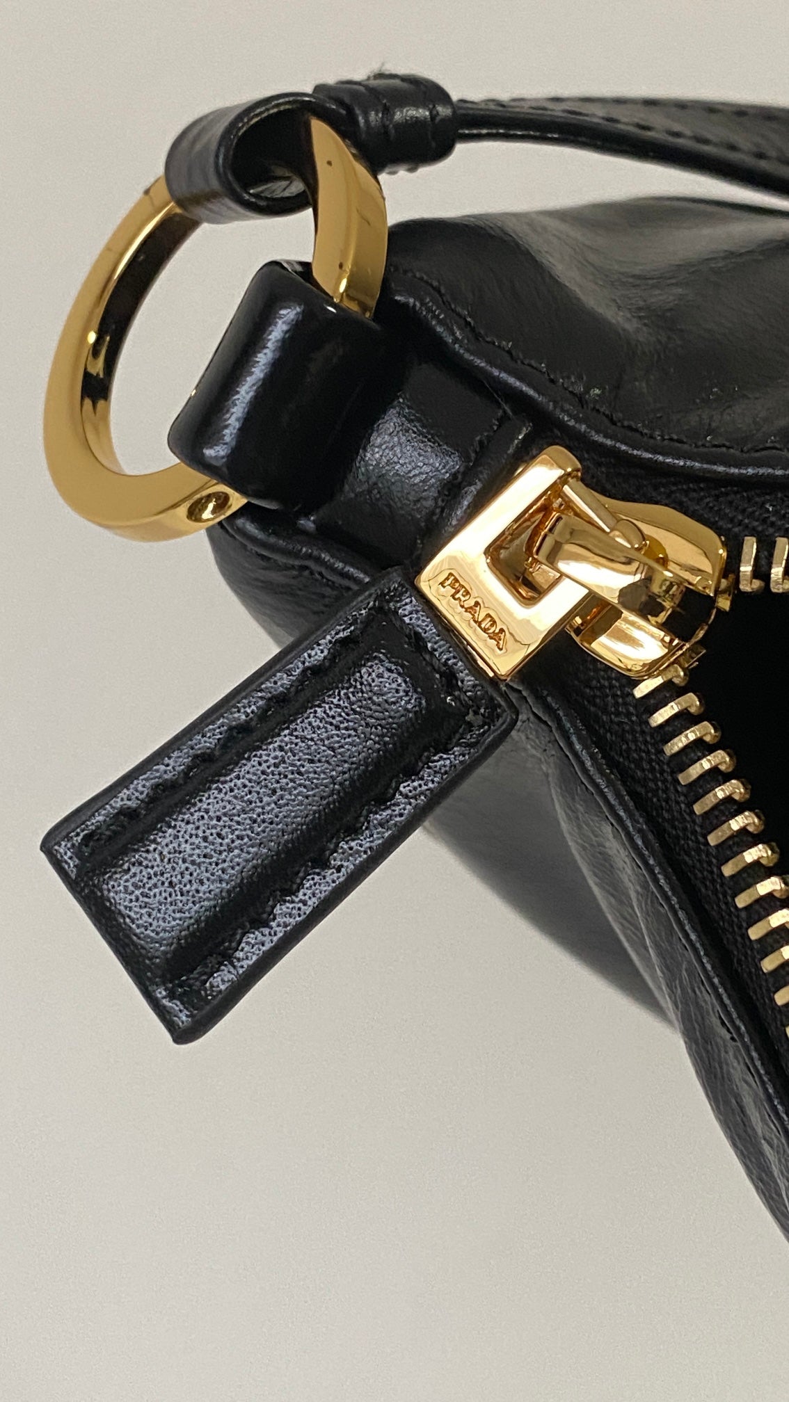 ＰＲＤＡ SMALL RE-EDITION 2002 LEATHER SHOULDER BAG