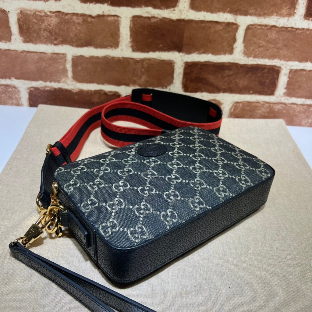 ＧＣＣＩDENIM INTERLOCKING G CROSSBODY BAG BLACK