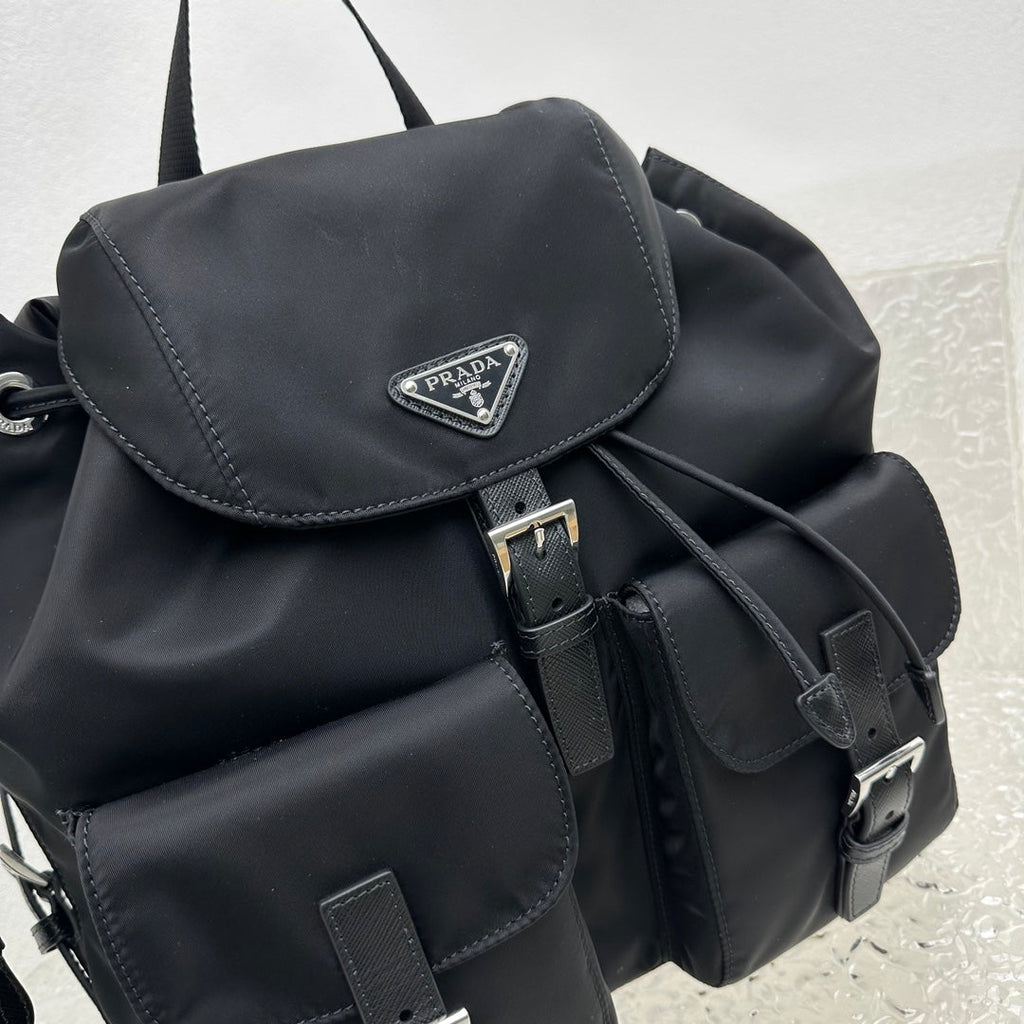 ＰＲＤＡ RE-NYLON MEDIUM BACKPACK WITH POUCH