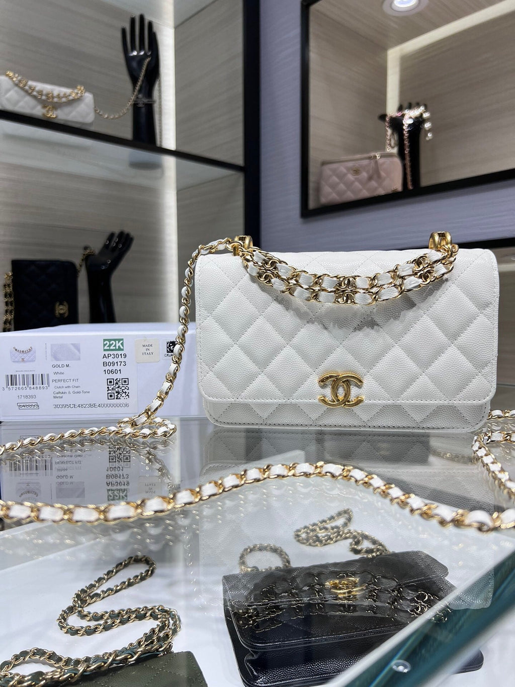 ＣＨＮＥＬ22K DOUBLE CHAIN BAG WHITE