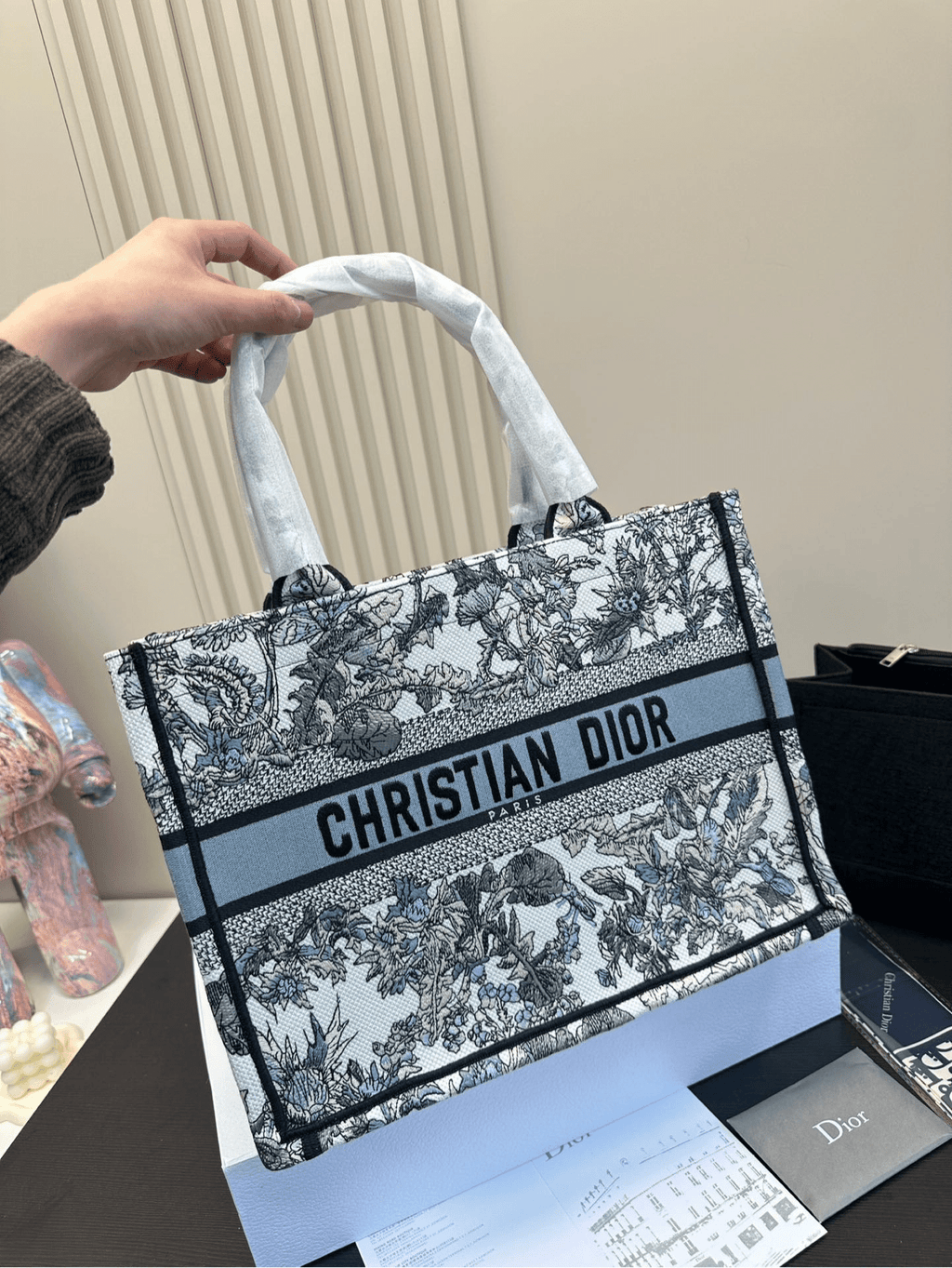 ＤＩＯ MEDIUM TOTE BOOK BAG