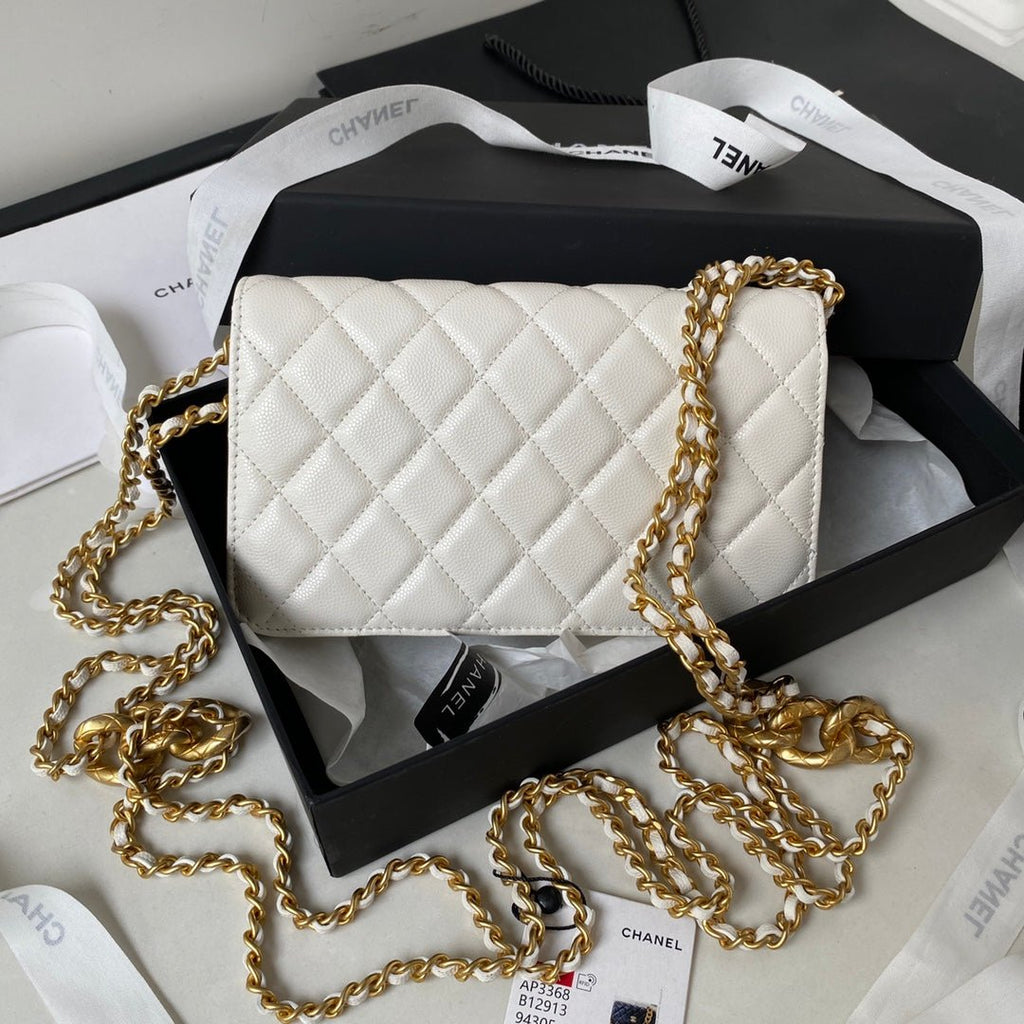 ＣＨＮＥＬFLAP BAG WHITE