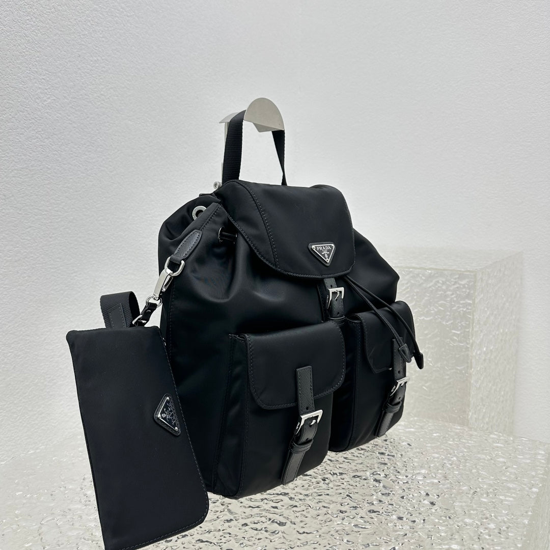 ＰＲＤＡ RE-NYLON MEDIUM BACKPACK WITH POUCH