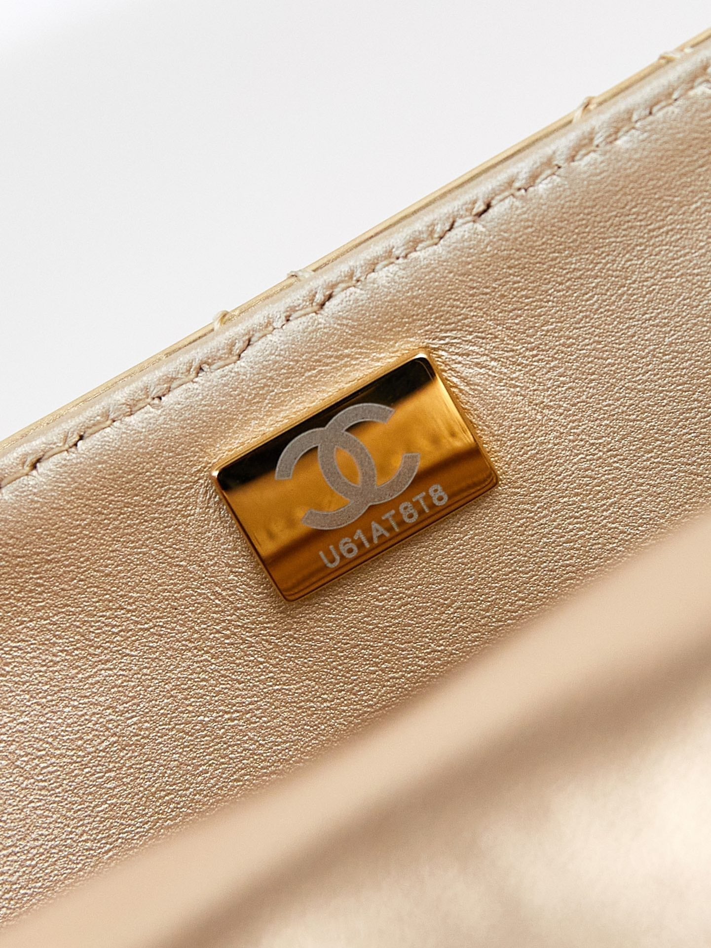 ＣＨＮＥＬCLASSIC FLAP BAG GOLDEN