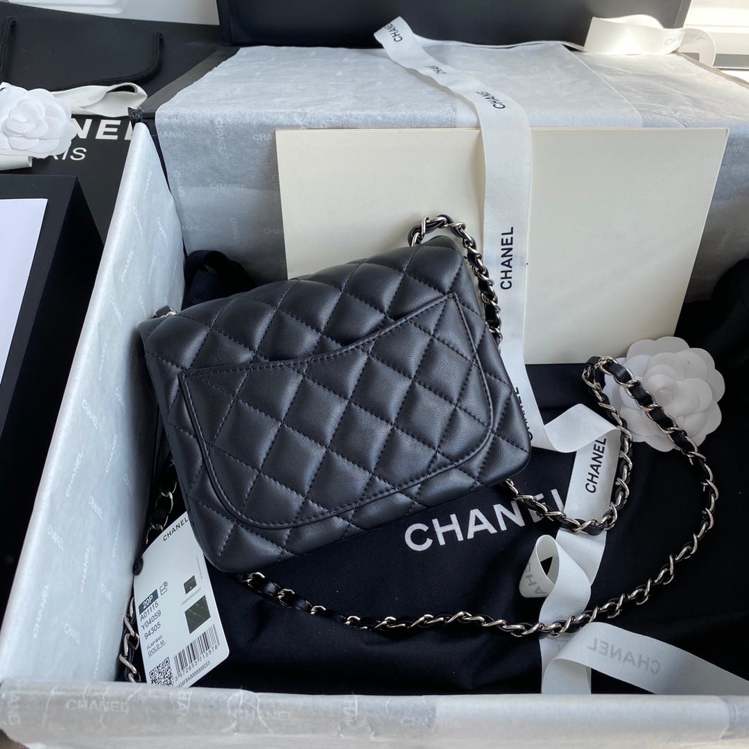 ＣＨＮＥＬCLASSIC FLAP BAG BLACK