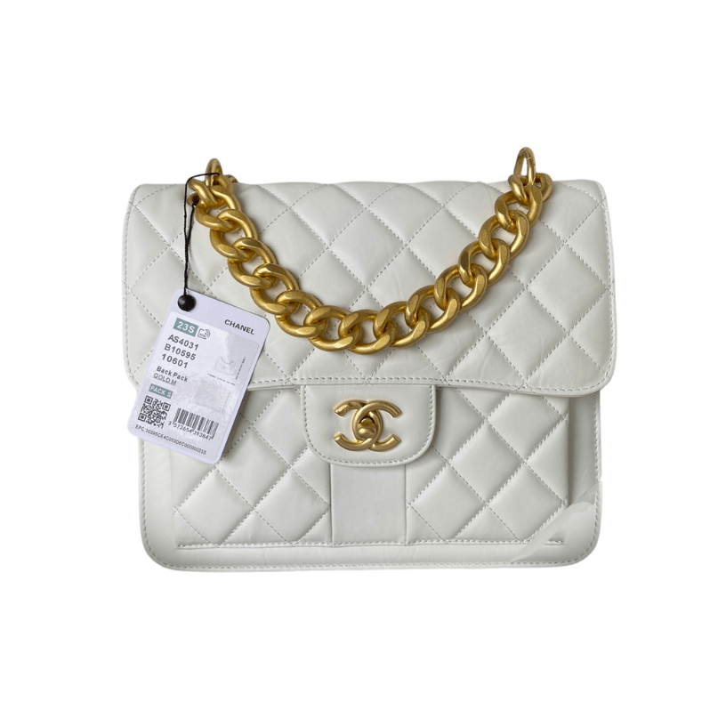 ＣＨＮＥＬCLASSIC FLAP BACKPACK WHITE
