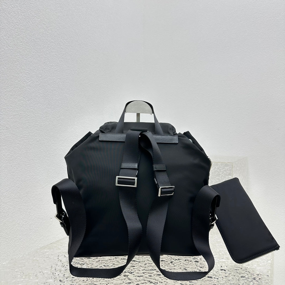 ＰＲＤＡ RE-NYLON MEDIUM BACKPACK WITH POUCH