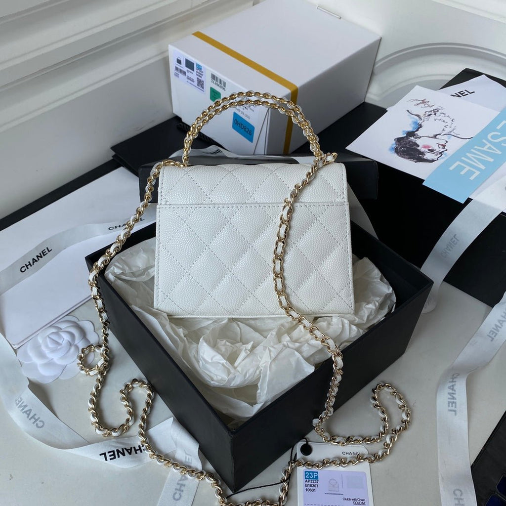 ＣＨＮＥＬCLUTCH WITH CHAIN WHITE