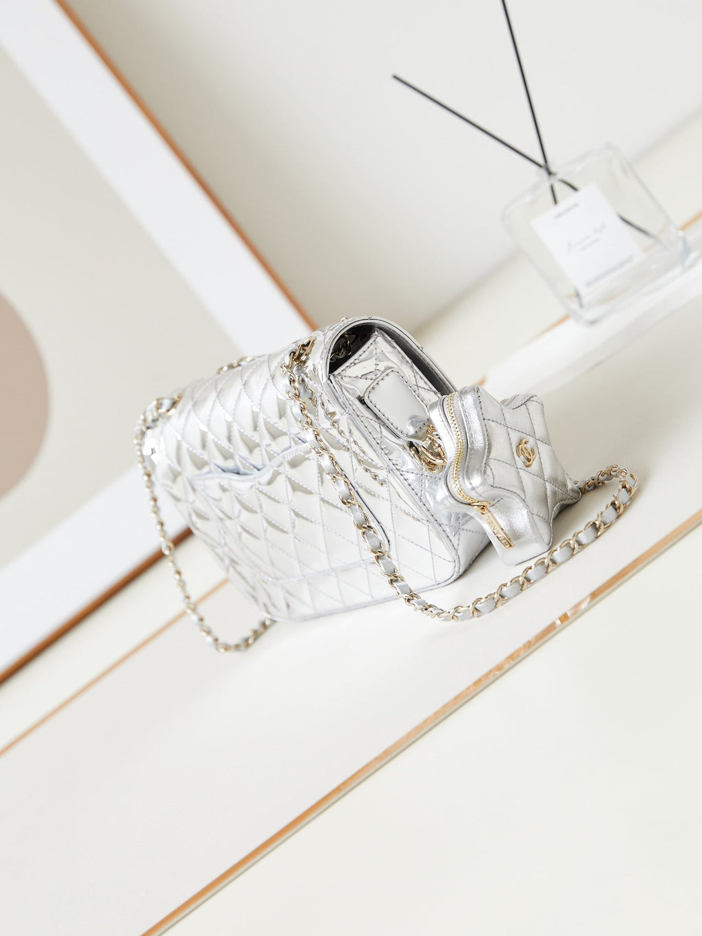 ＣＨＮＥＬCLASSIC FLAP BAG SILVER