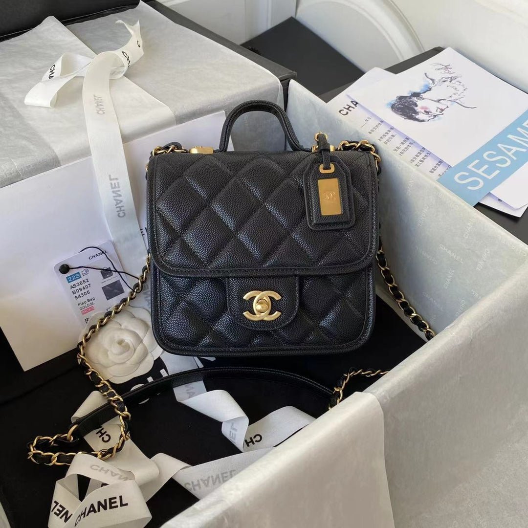 ＣＨＮＥＬ SMALL FLAP BAG WITH TOP HANDLE