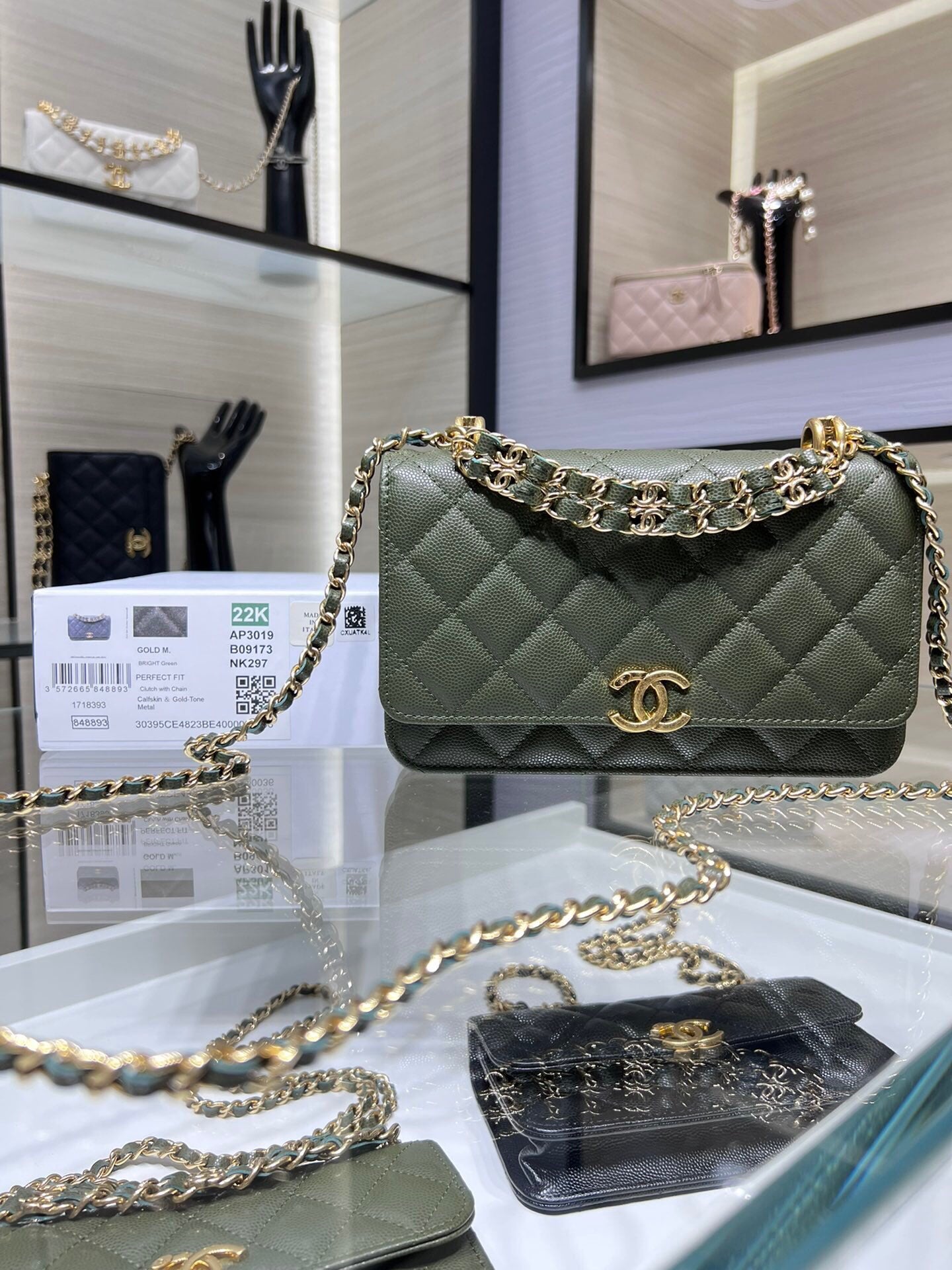 ＣＨＮＥＬ22K DOUBLE CHAIN BAG EBONY