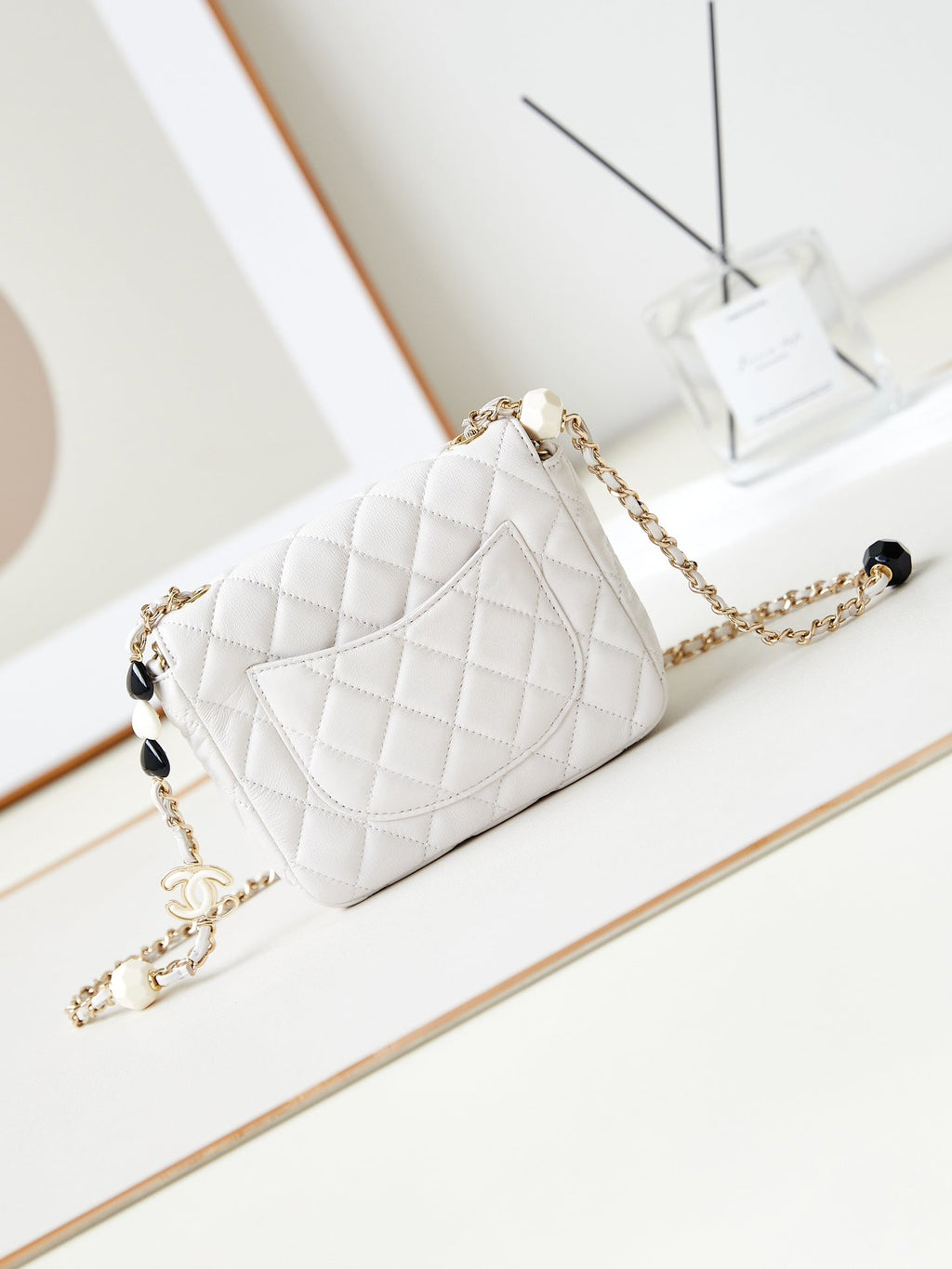 ＣＨＮＥＬSQUARE FLAP BAG WHITE