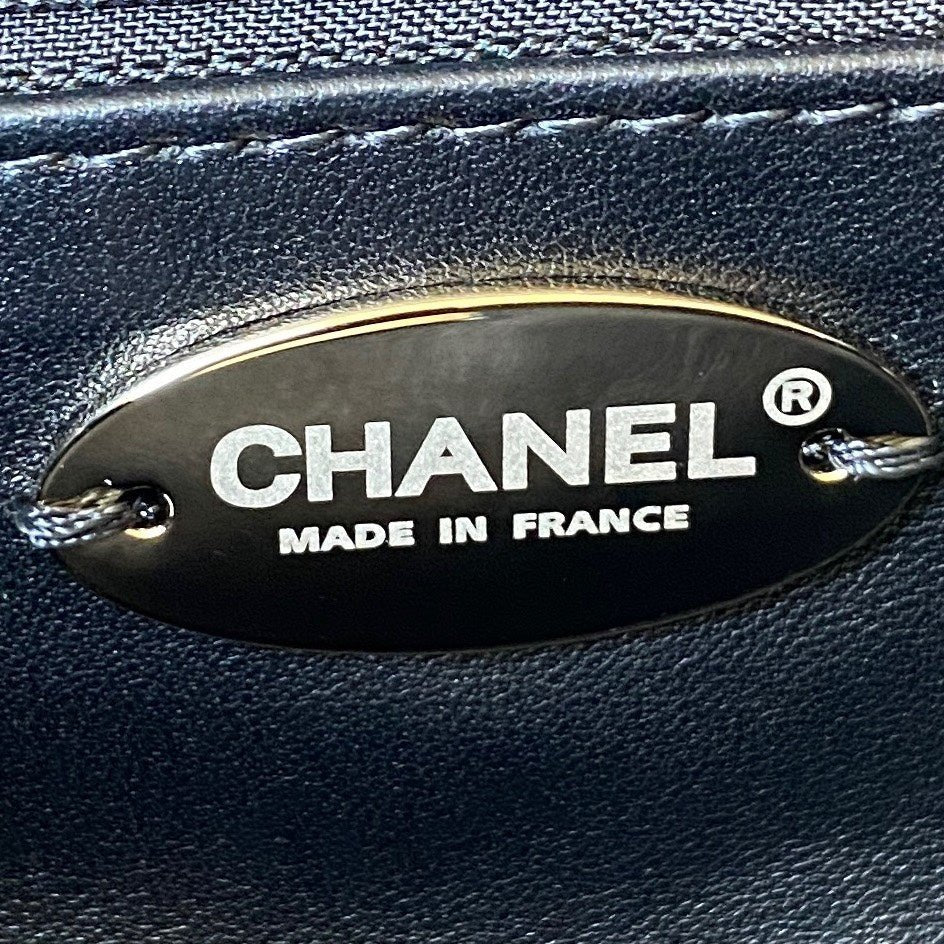 ＣＨＮＥＬSHEARLING CRYSTAL STRASS FLAP BAG