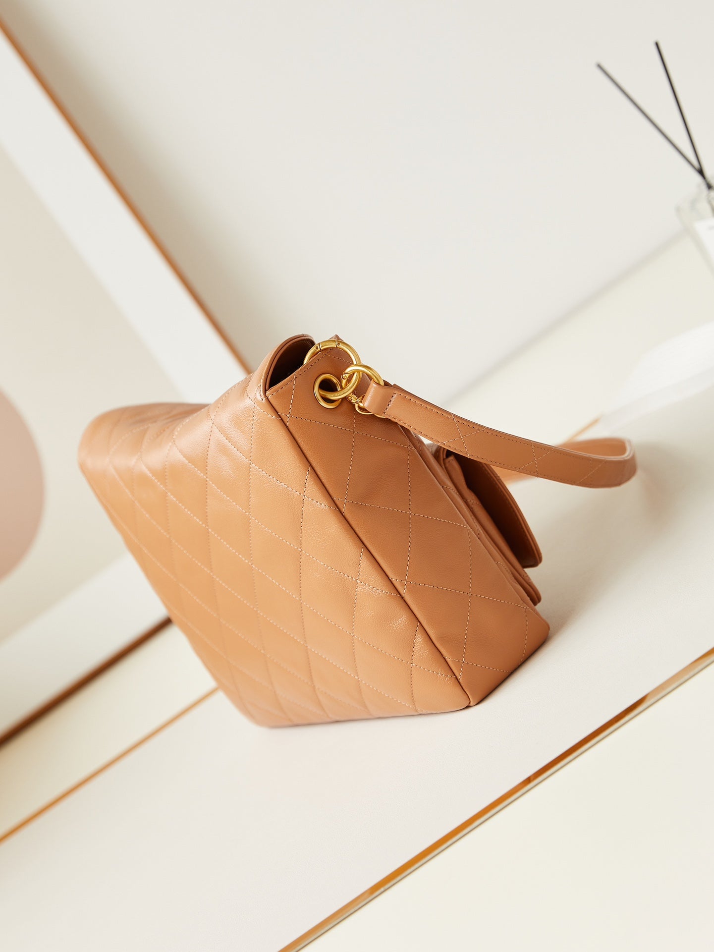 ＣＨＮＥＬHOBO HANDBAG BROWN