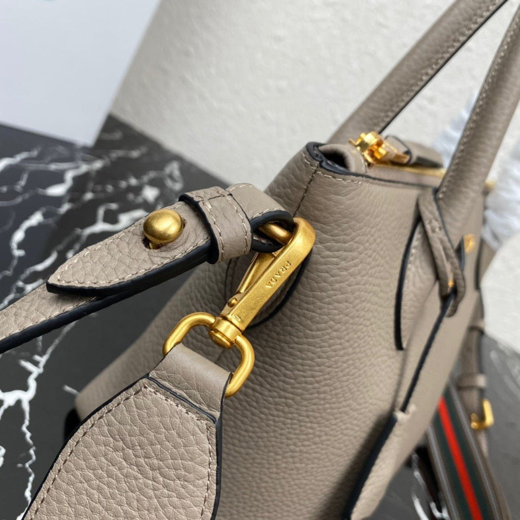 ＰＲＤＡ DAINO LEATHER TOTE BAG BAMBOO GRAY
