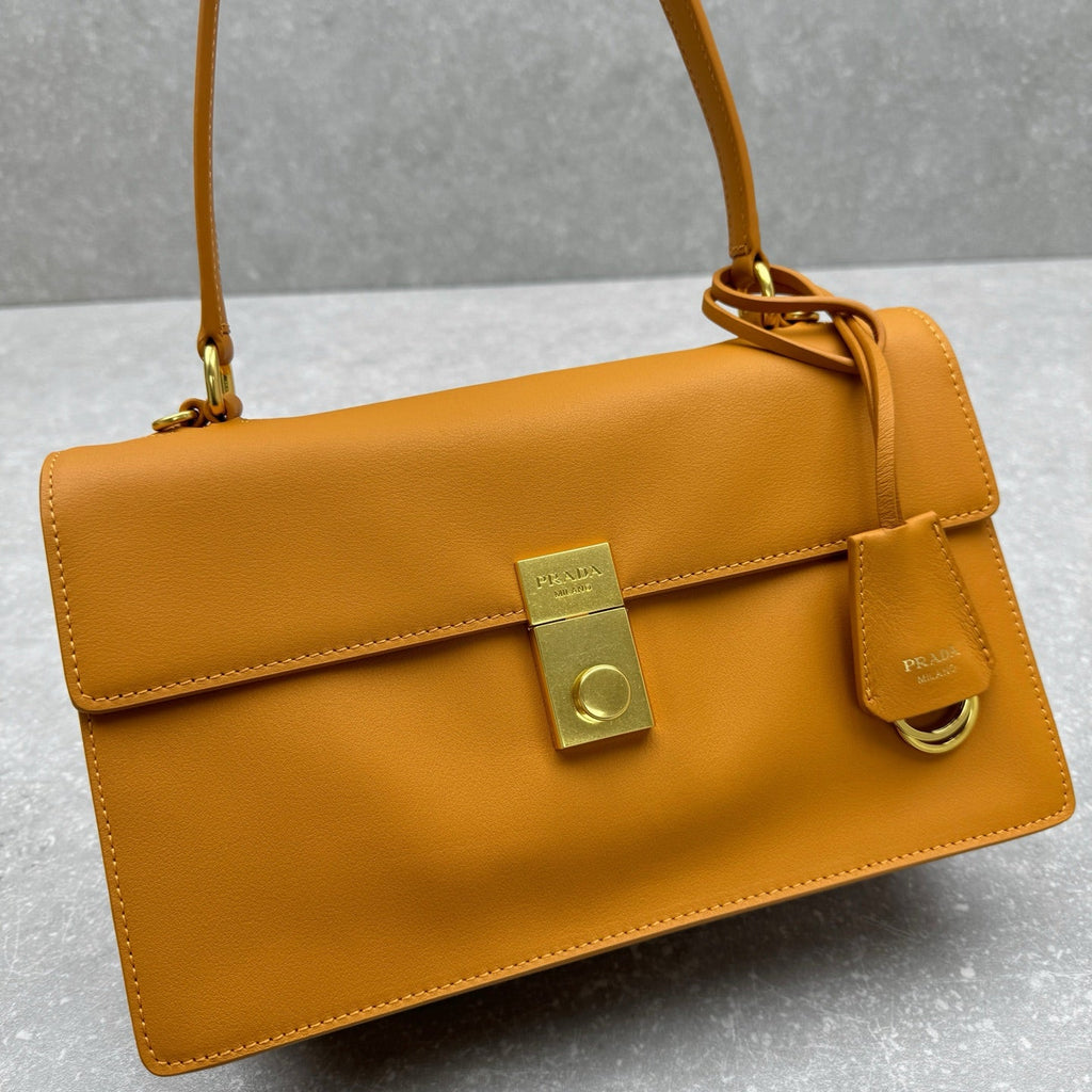ＰＲＤＡ SOFT SOUND MEDIUM LEATHER SHOULDER BAG AMBER
