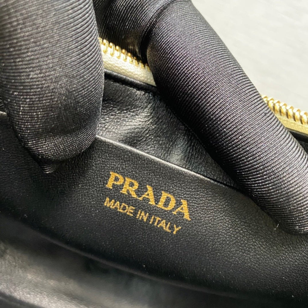 ＰＲＤＡ ARQUÉ SMALL LEATHER SHOULDER BAG WHITE