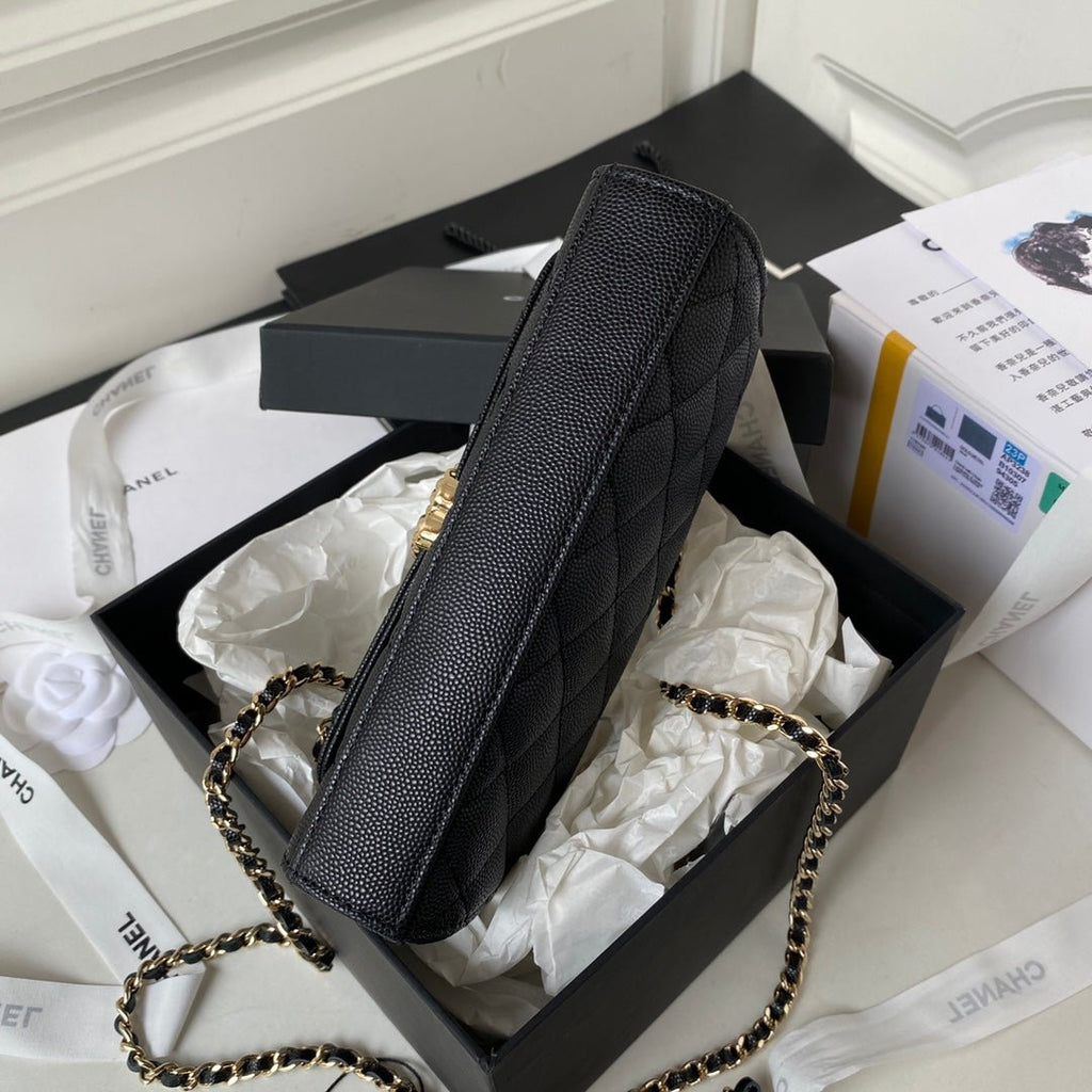 ＣＨＮＥＬCLUTCH WITH CHAIN BLACK