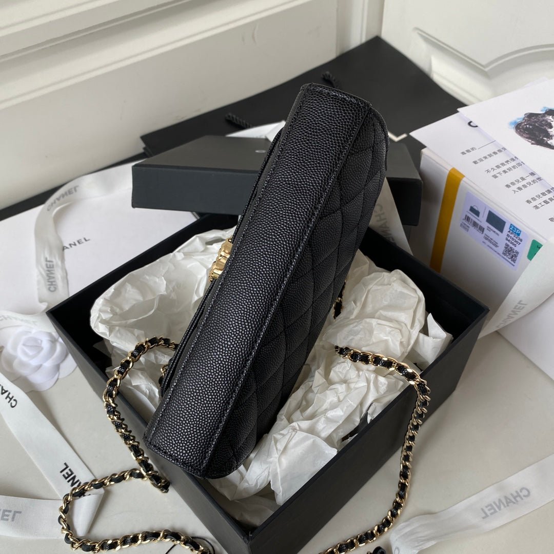 ＣＨＮＥＬCLUTCH WITH CHAIN BLACK