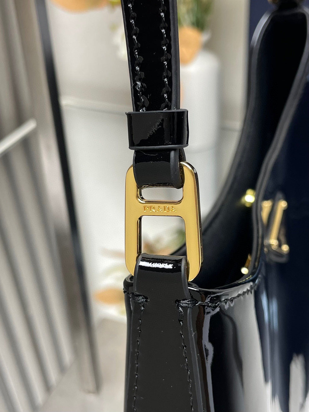 ＰＲＤＡ CLEO PATENT LEATHER BAG BLACK