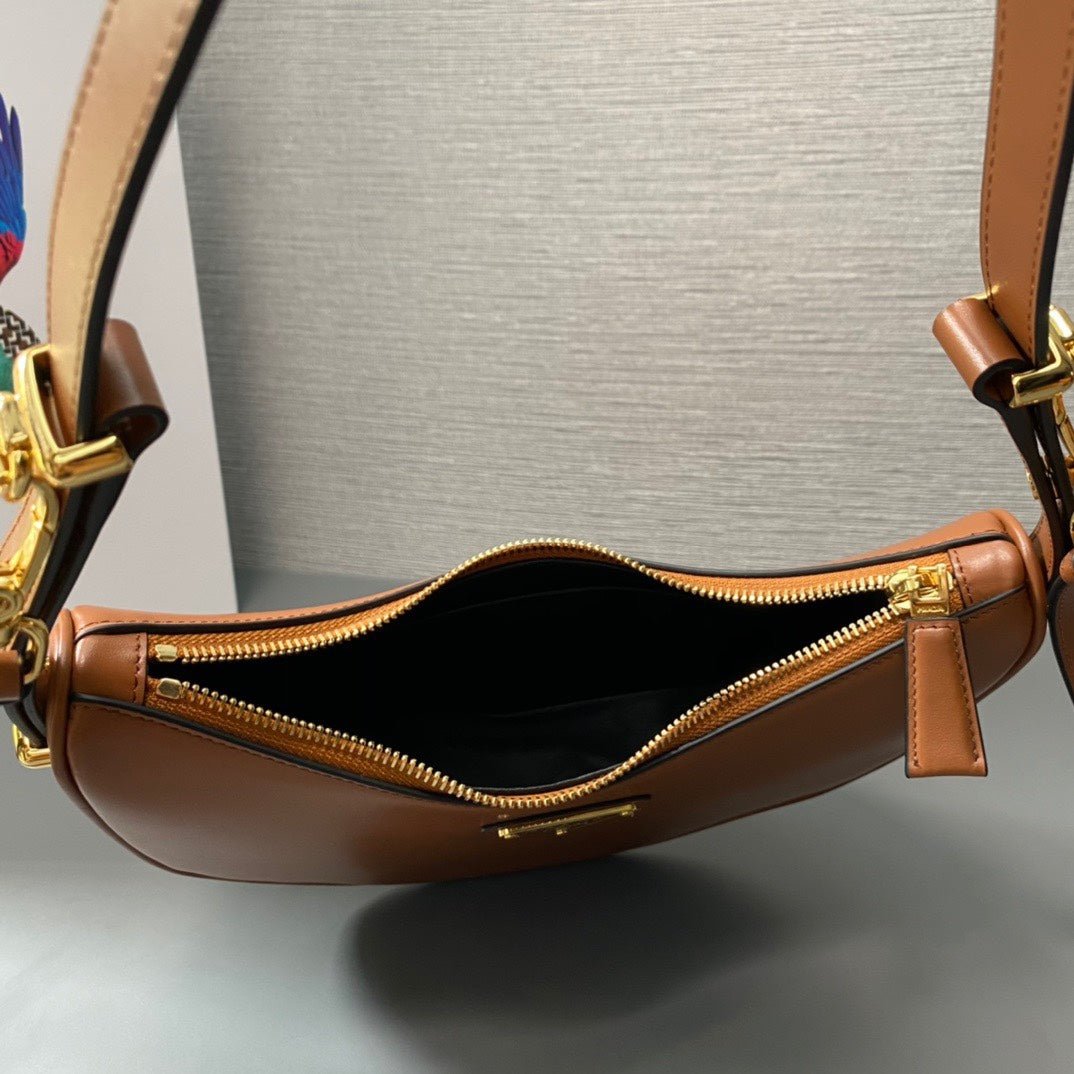 ＰＲＤＡ ARQUÉ SMALL LEATHER SHOULDER BAG COGNAC