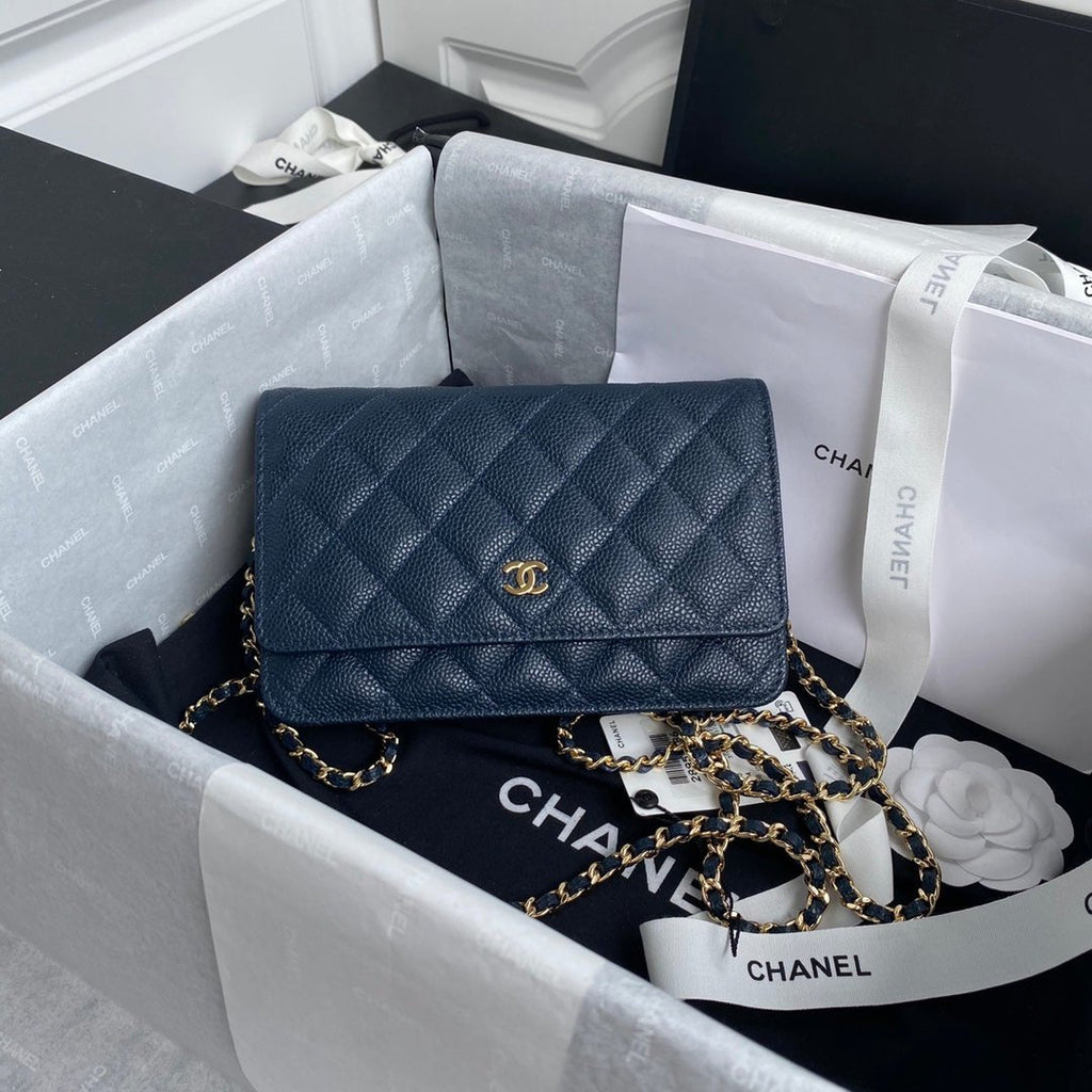 ＣＨＮＥＬCLASSIC WALLET ON CHAIN BLUE