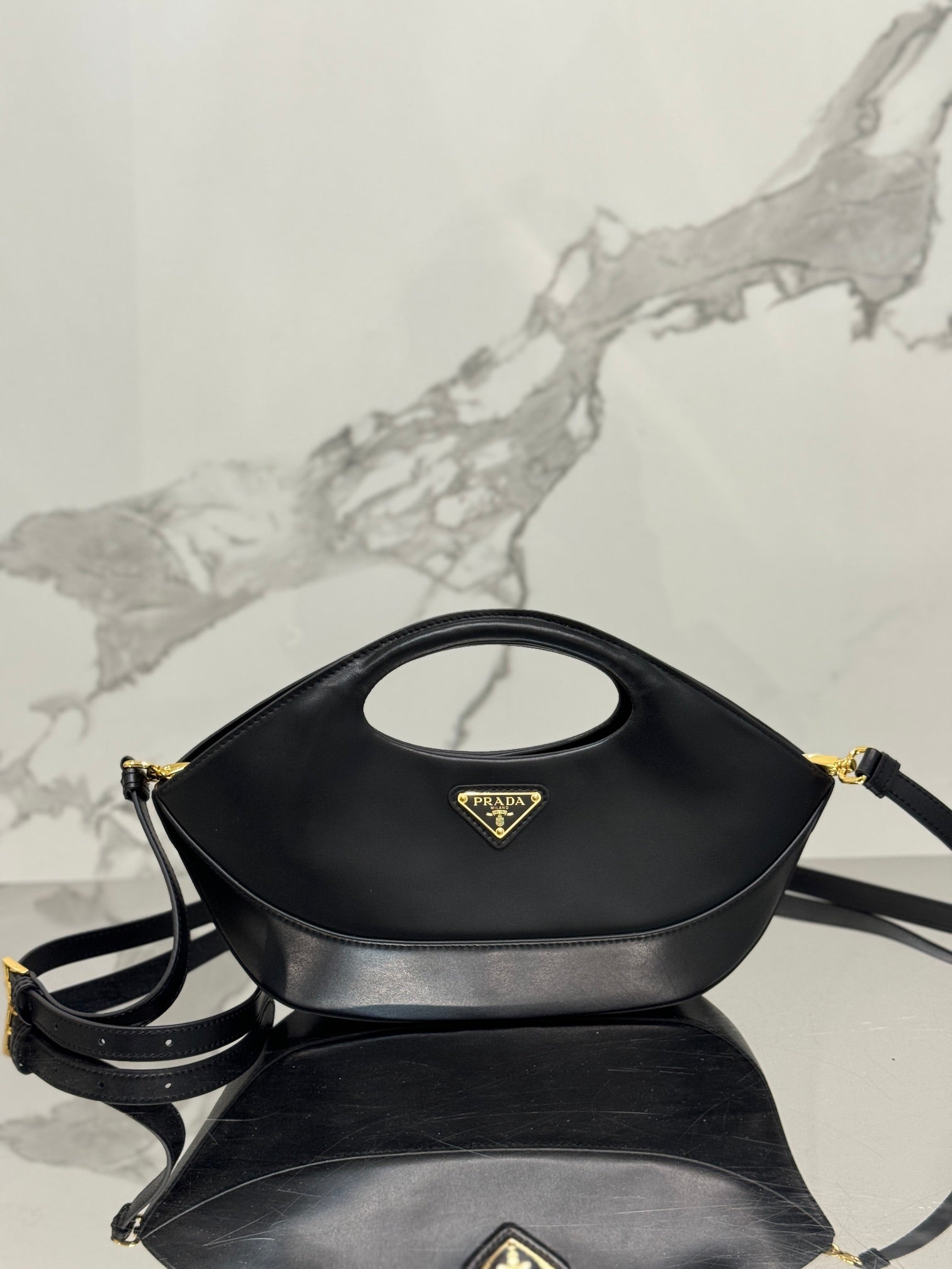 ＰＲＤＡ LEATHER TOTE BAG BLACK