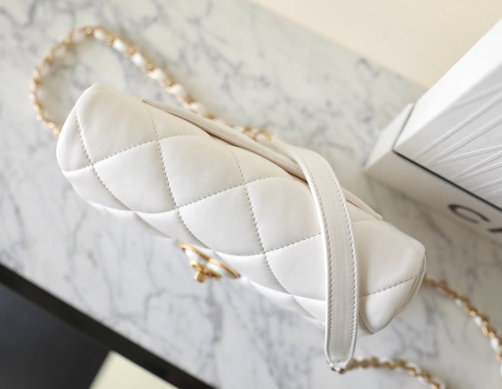 ＣＨＮＥＬHEART MINI FLAP BAG WHITE