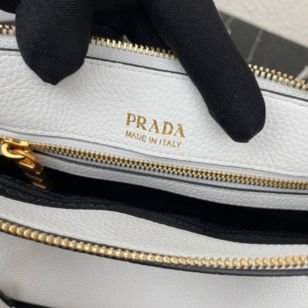 ＰＲＤＡ DAINO LEATHER TOTE BAG WHITE