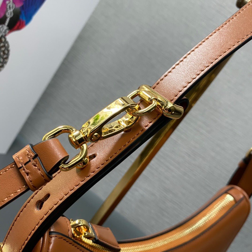 ＰＲＤＡ ARQUÉ SMALL LEATHER SHOULDER BAG COGNAC